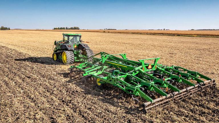  Traktor serije 9 l John Deere